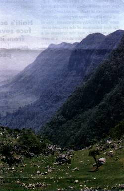 (c) Paul Paryski : Lavisite Ridge seen from Pic Cabaio. (2,282 m).